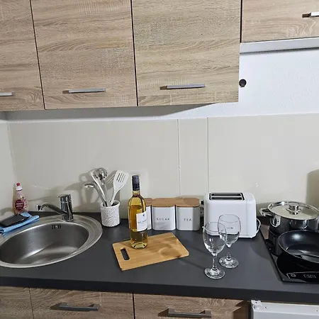 Homestyle Near Duesseldorf Messe & Airport * ميربش