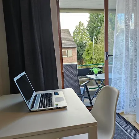 Homestyle Near Duesseldorf Messe & Airport ميربش