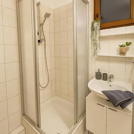 Homestyle Near Duesseldorf Messe & Airport Meerbusch